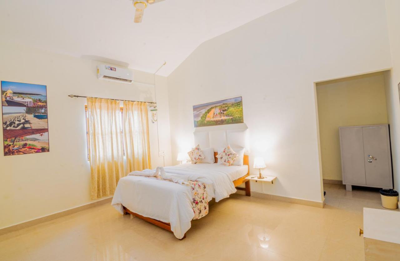 White House In Goa, Truly Amazing Experience Bed & Breakfast Saligao Exterior photo